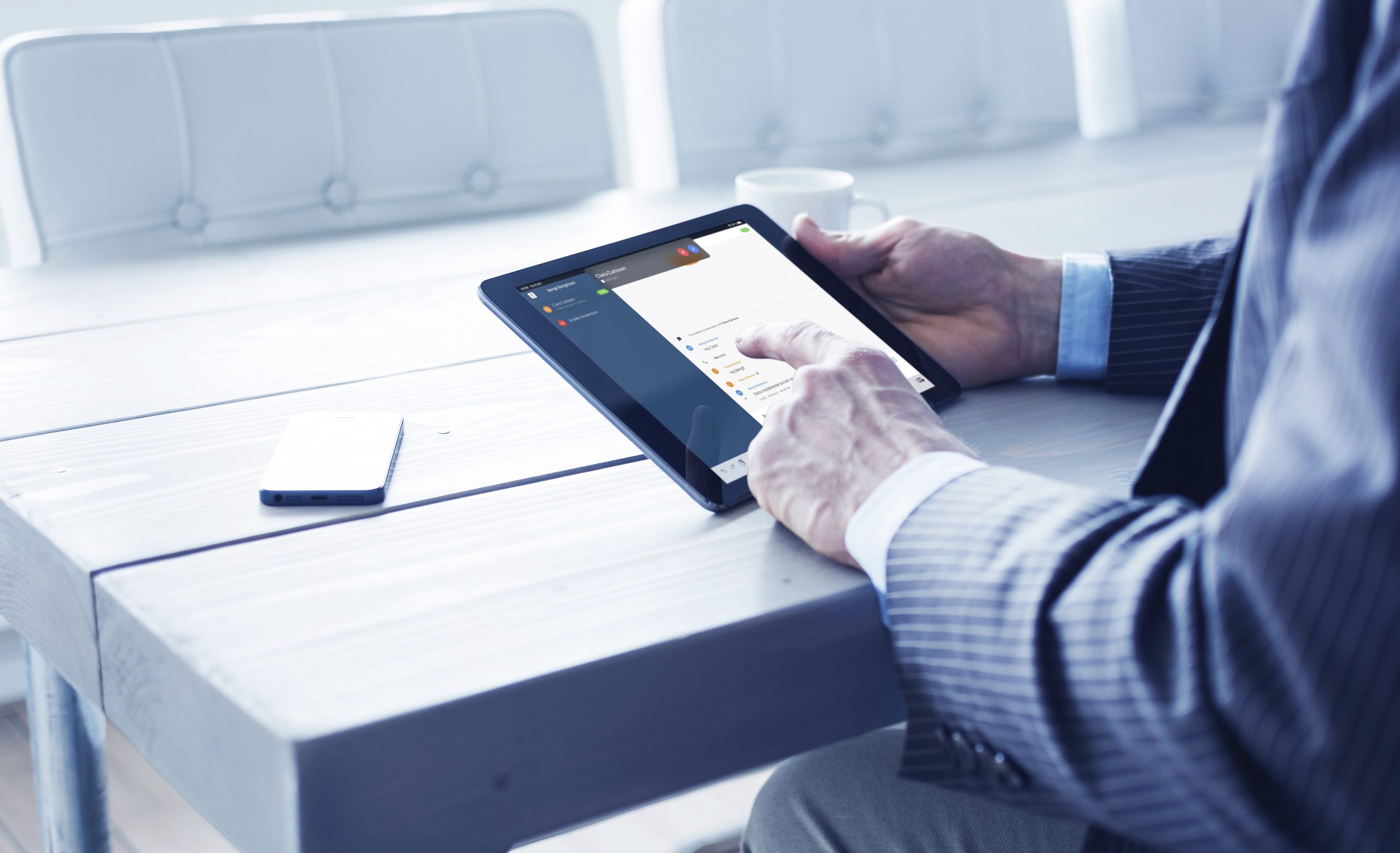 Tablet med Sectra Wire screenshot - A secure mobile workplace for sharing sensitive information